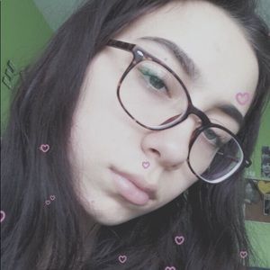 Meet your Posher, Esin